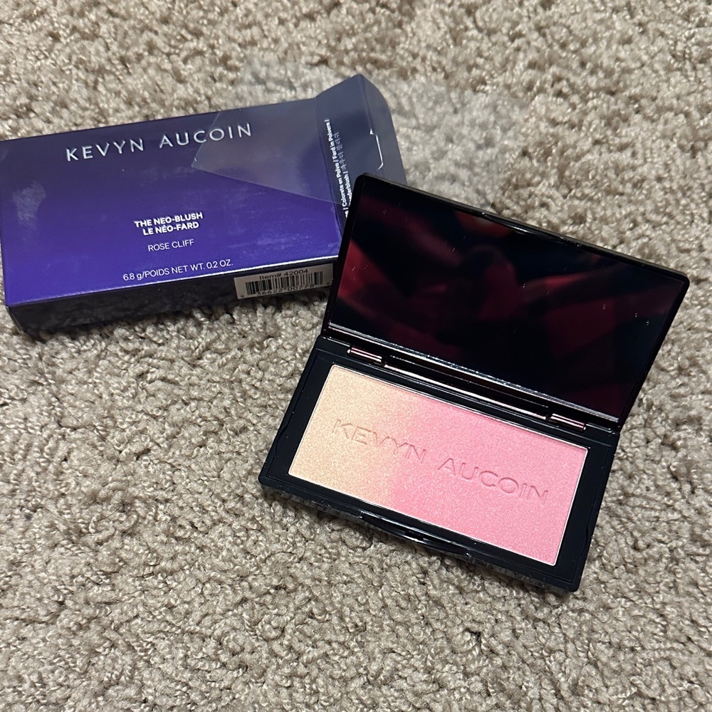 Kevyn Aucoin Neo-Blush in Rose Cliff